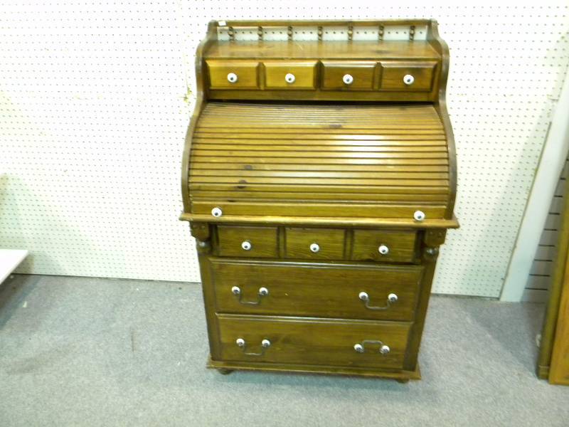 Roll Top Dresser