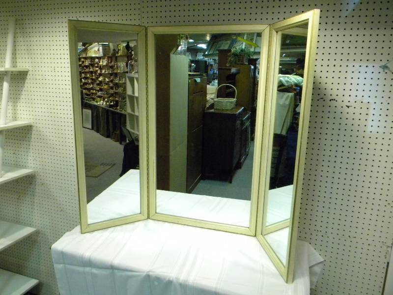 Tri Fold Mirror