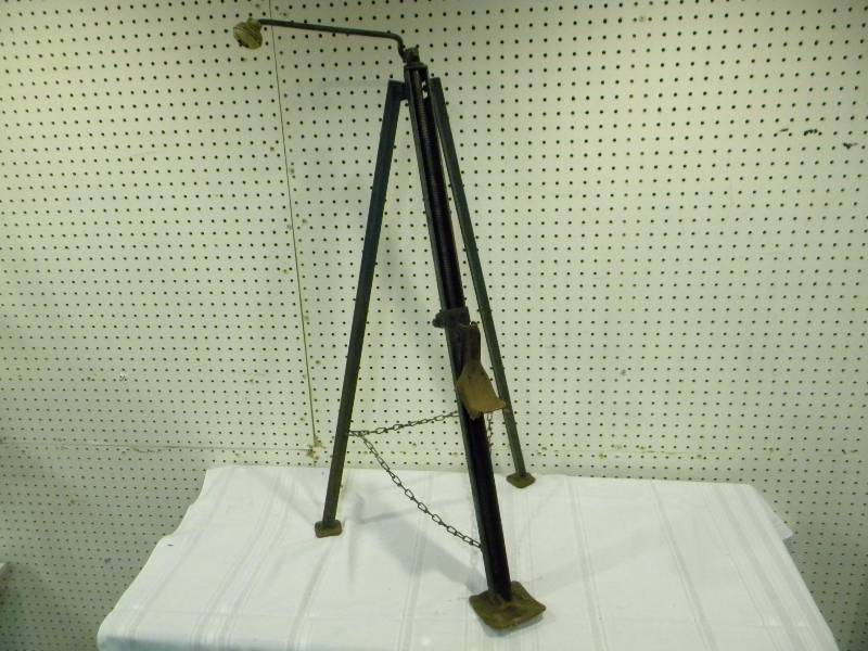 Tripod Hand Crank Bumper Jack