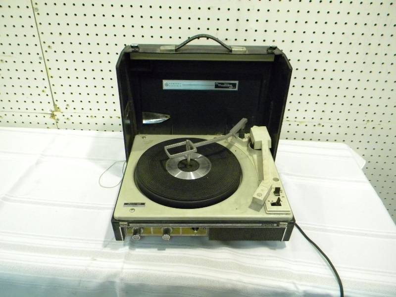 Vintage GE Record Player
