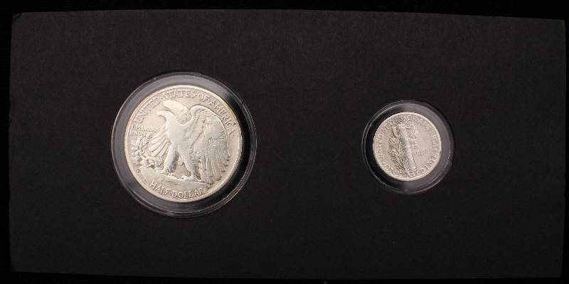 GROUP OF 2 US SILVER COINS 1944 WALKING LIBERTY HALF & 1944 MERCURY DIME