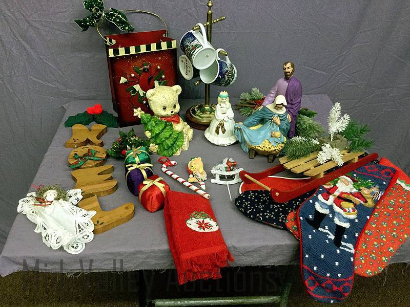 lot 294 image: Christmas lot 1
