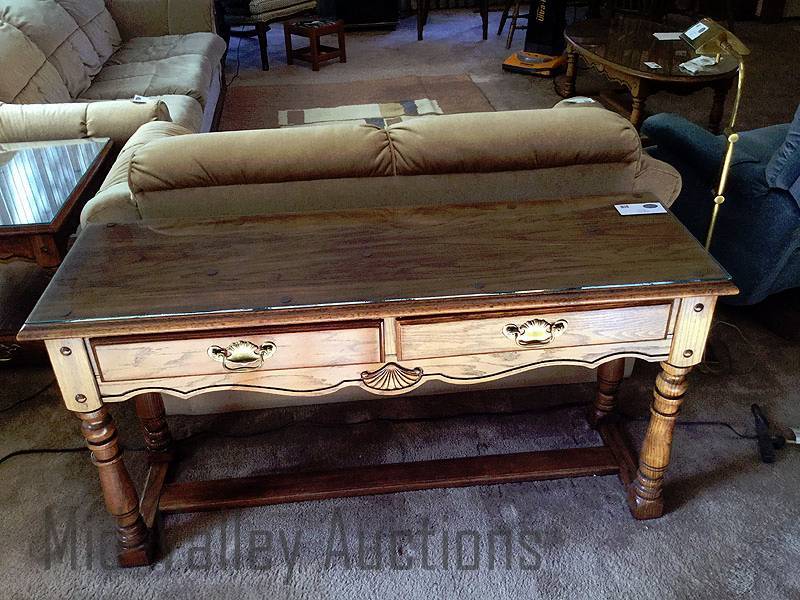 lot 2 image: Sofa Table