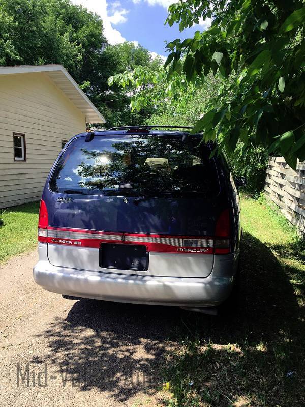 lot 4 image: 1997 Mercury Villager Van