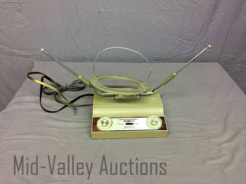 lot 10 image: Vintage Archer amplified antenna