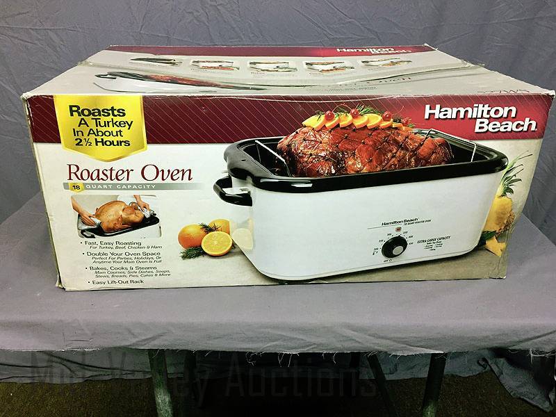 lot 13 image: Roaster Oven 18 quart