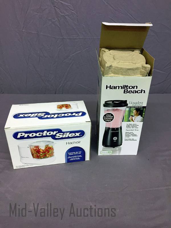 lot 16 image: Blender & Food chopper
