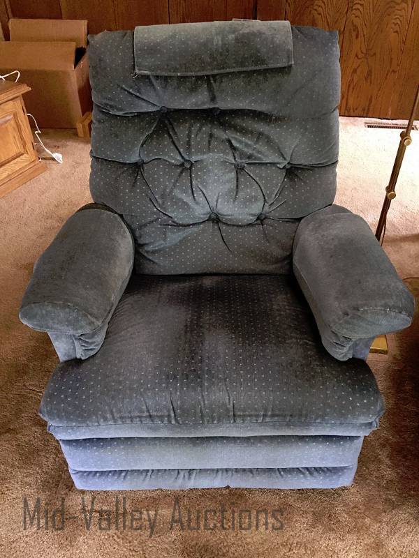lot 69 image: Blue Lazy Boy recliner