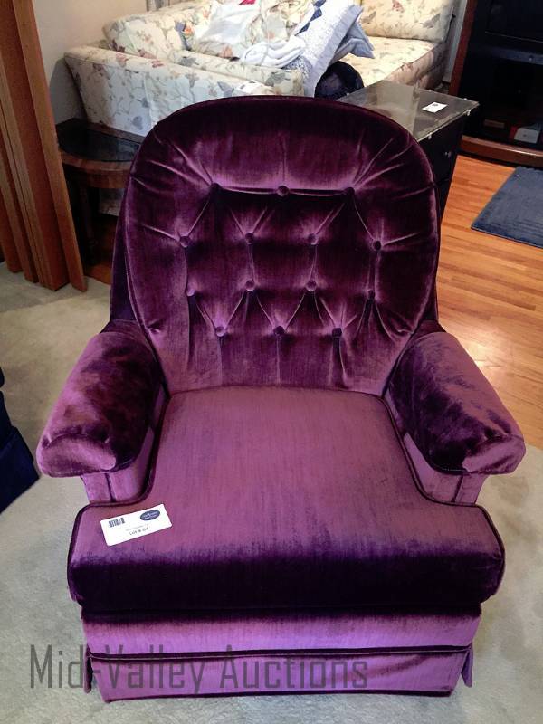 lot 63 image: Maroon padded chair