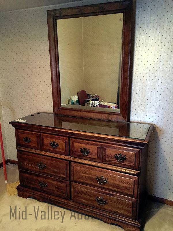 lot 72 image: Dresser with mirror