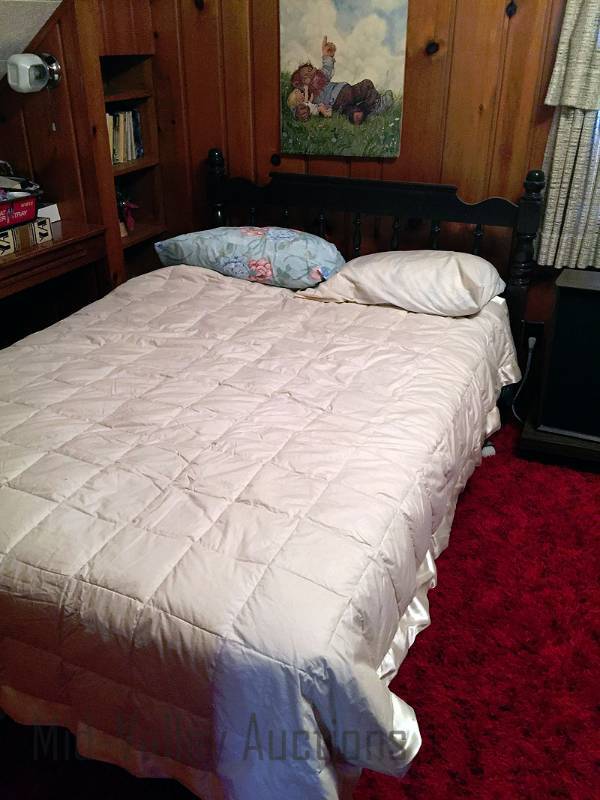 lot 77 image: Full size bed frame