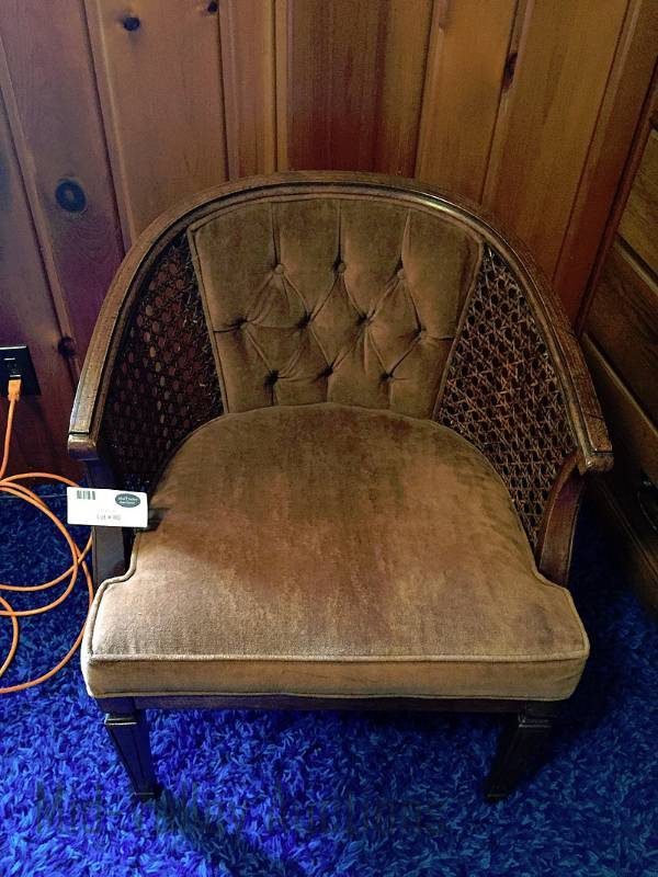 lot 80 image: Brown chair