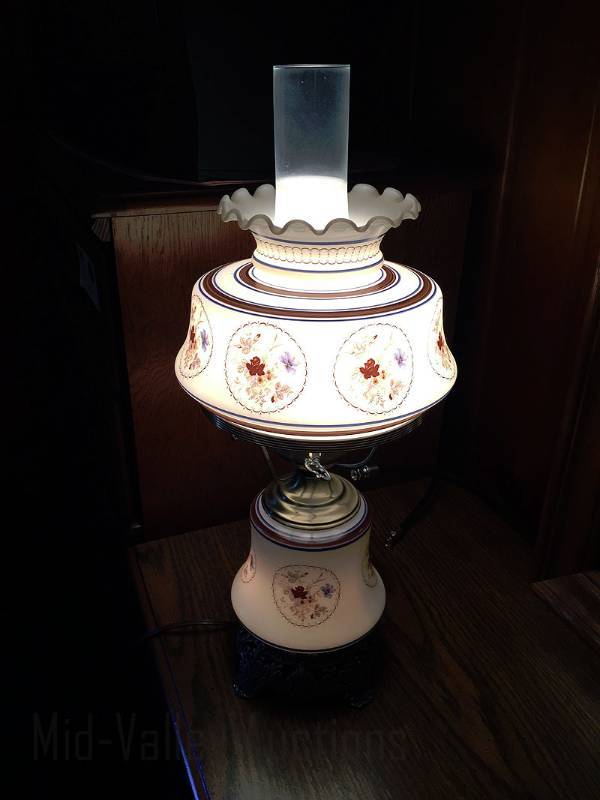 lot 83 image: Decorative lamp