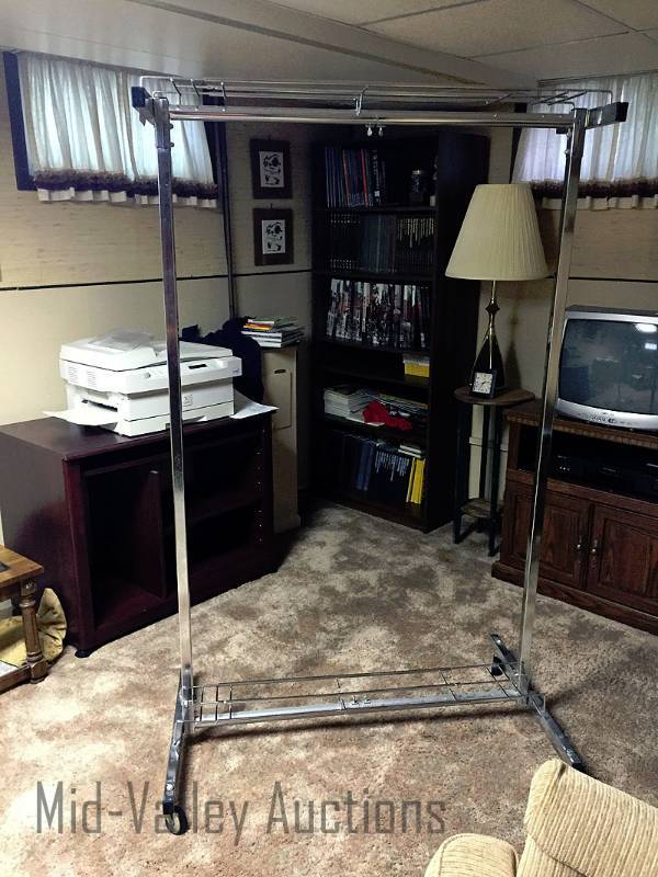 lot 93 image: Clothes Rack on wheels