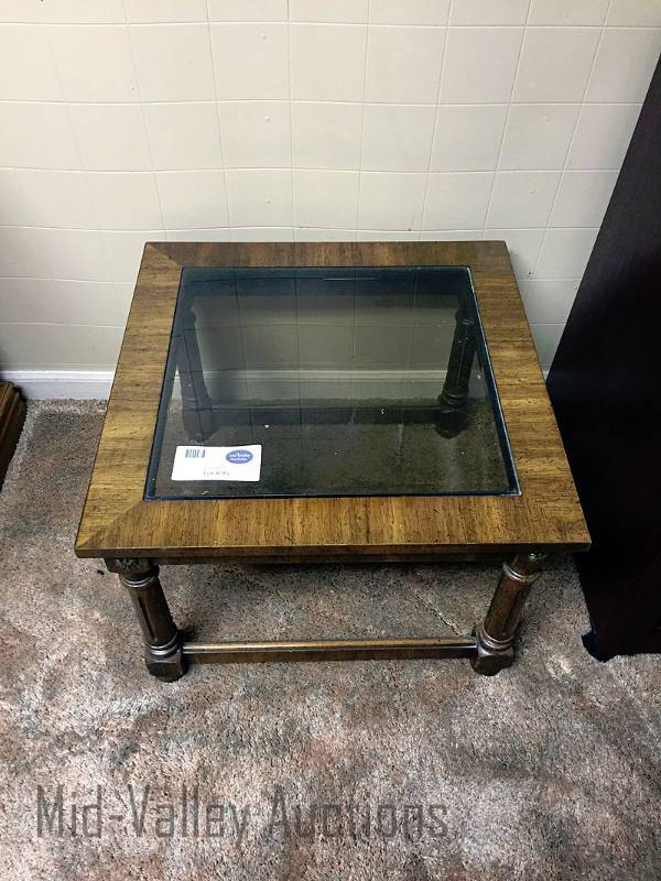 lot 95 image: Coffee table