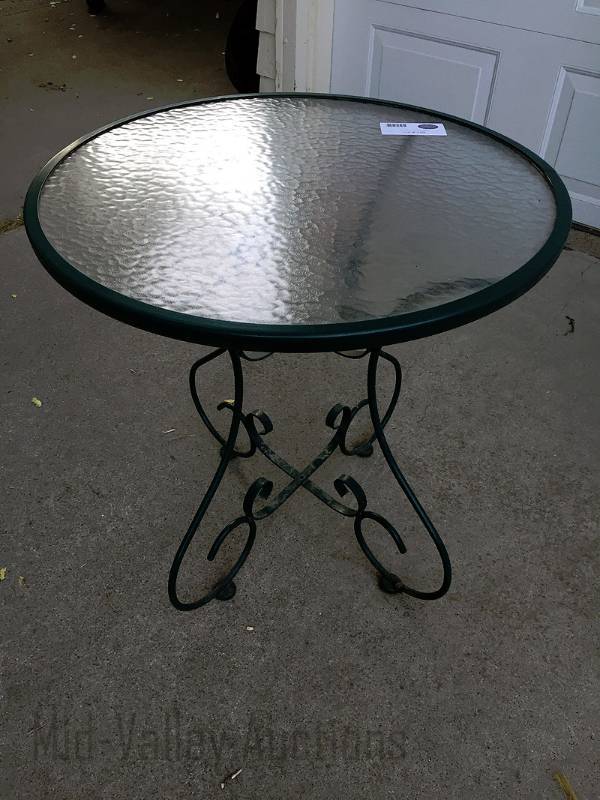 lot 110 image: Wrought Iron Bistro table