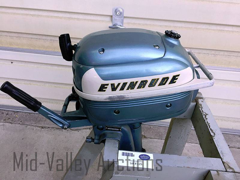 lot 125 image: 1955 Evinrude Boat Motor