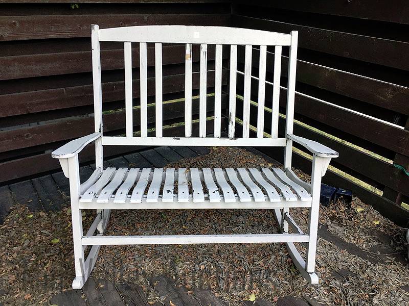 lot 135 image: White rocking bench