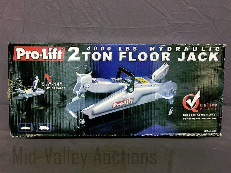 lot 149 image: 2 ton Floor Jack