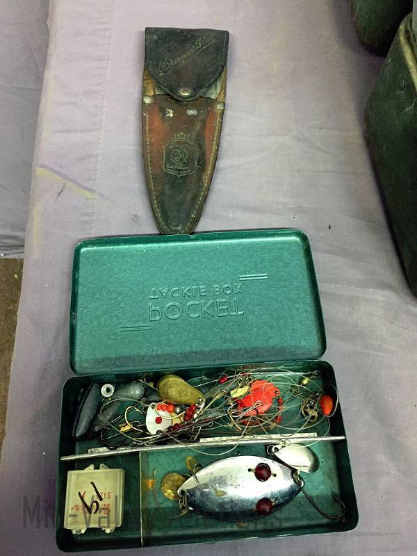lot 165 image: Green metal tackle box
