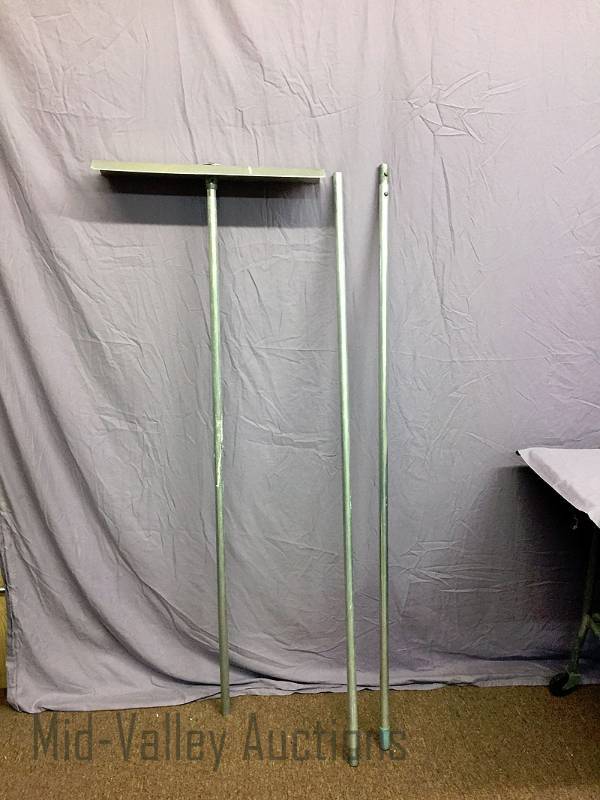 lot 185 image: Roof Rake