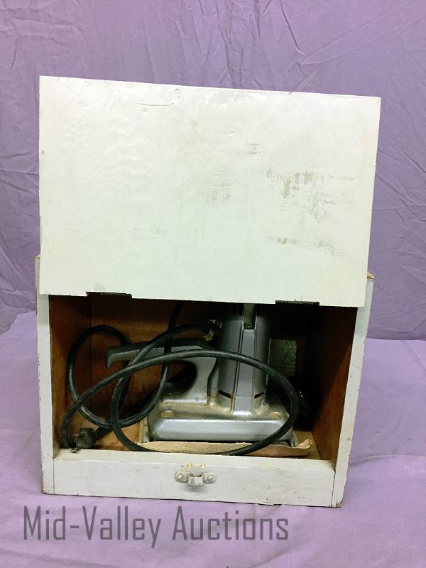 lot 192 image: Shopmate oscillating sander