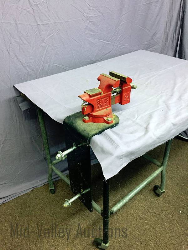 lot 195 image: 3.5 inch vice