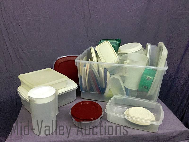lot 234 image: Tote of Plastic Containers