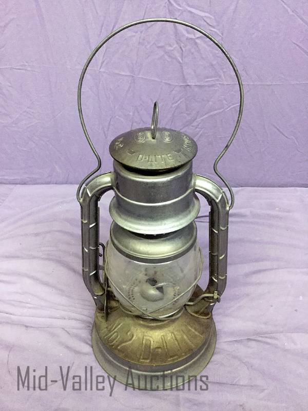 lot 235 image: Dietz No. 2 D-Lite gas lamp
