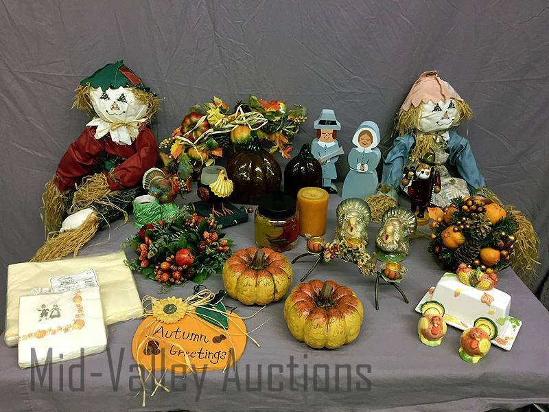 lot 251 image: ThanksgivingFall Dcor