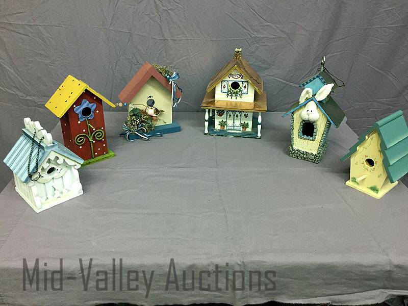 lot 257 image: 6 birdhouses