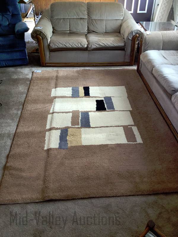 lot 271 image: 64X90 Area Rug