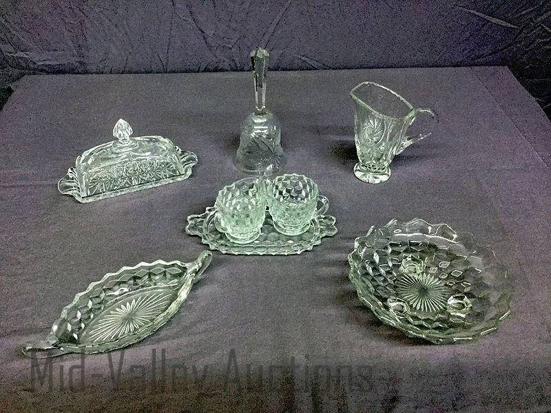 lot 276 image: Assorted glass