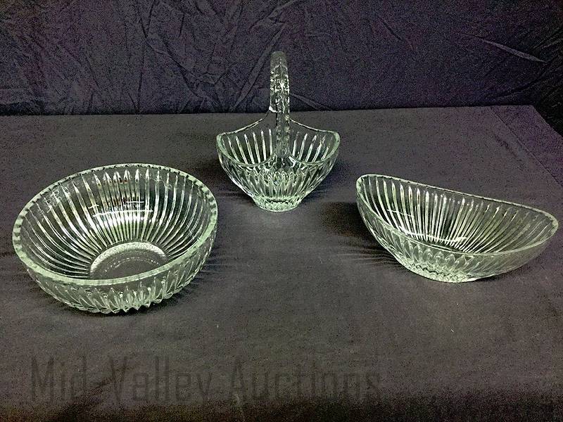 lot 280 image: 3 piece set