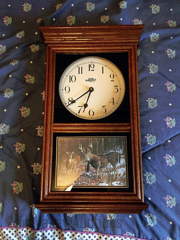 lot 88 image: Wall clock