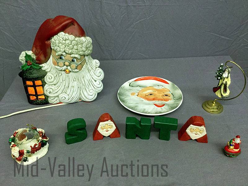 lot 293 image: Santa items