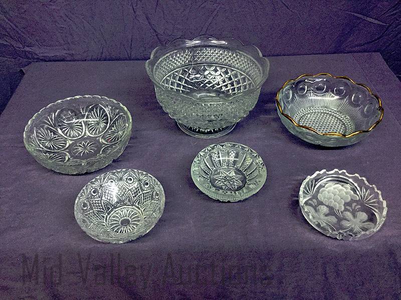 lot 296 image: Glass bowls
