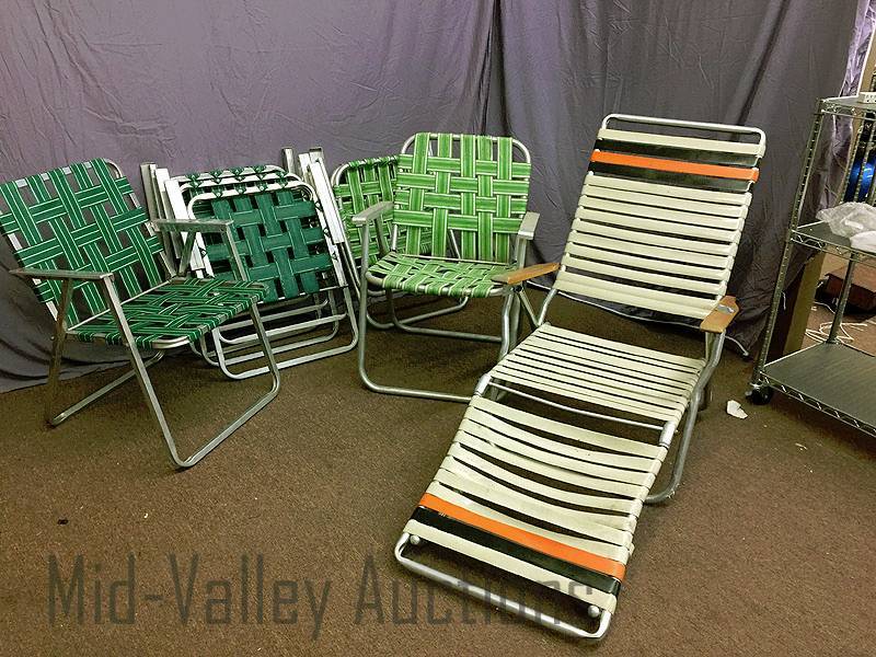 lot 301 image: 7 Lawn Chairs