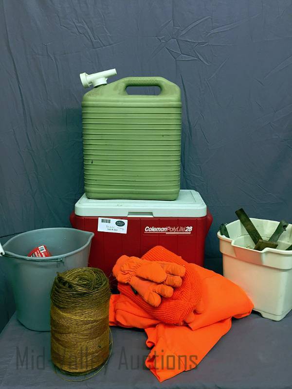 lot 311 image: Blaze Orange buckets, twin & Cooler