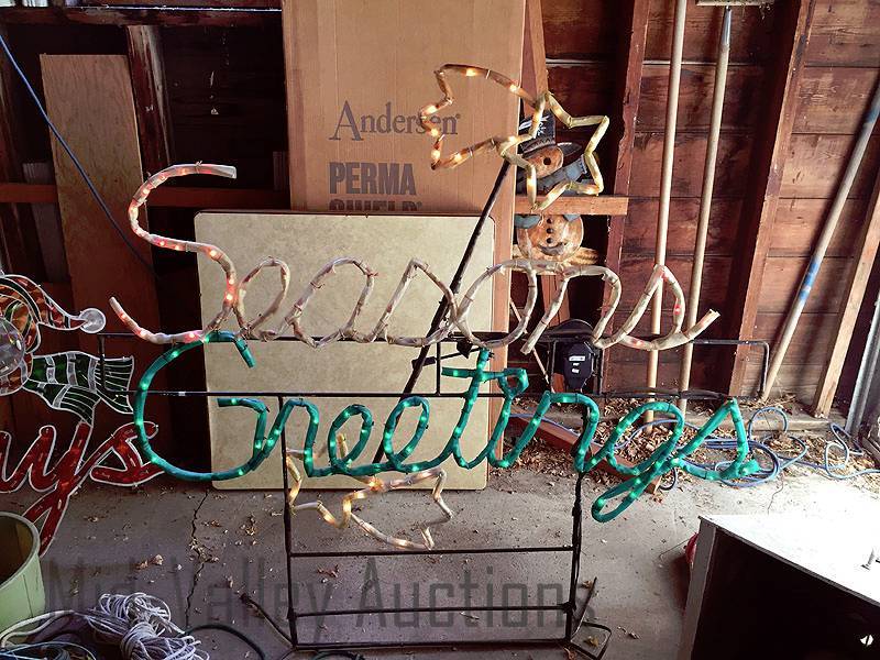 lot 314 image: Christmas signs, cords, rope