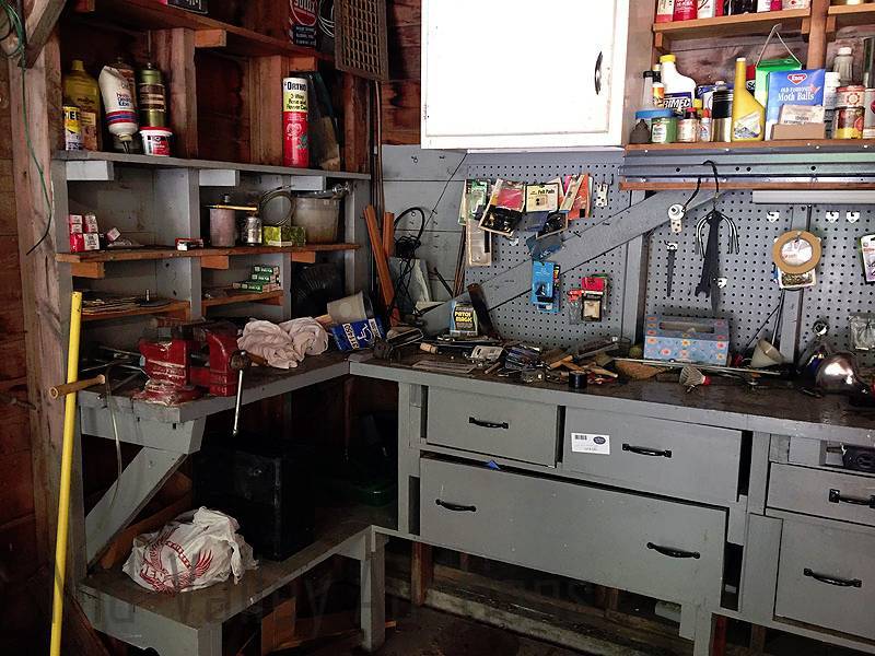 lot 345 image: vice, and all contents on and in the work bench (bench not included)
