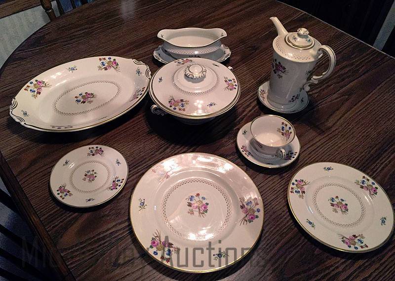 lot 322 image: Coventry Old Ivory - Syracuse China