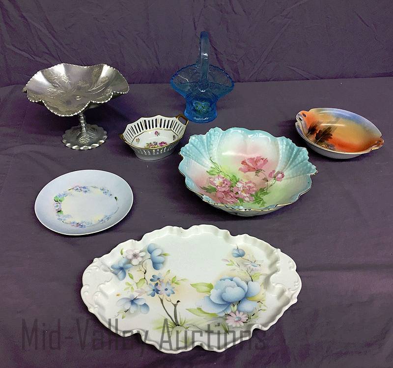 lot 305 image: Assorted GlassChina