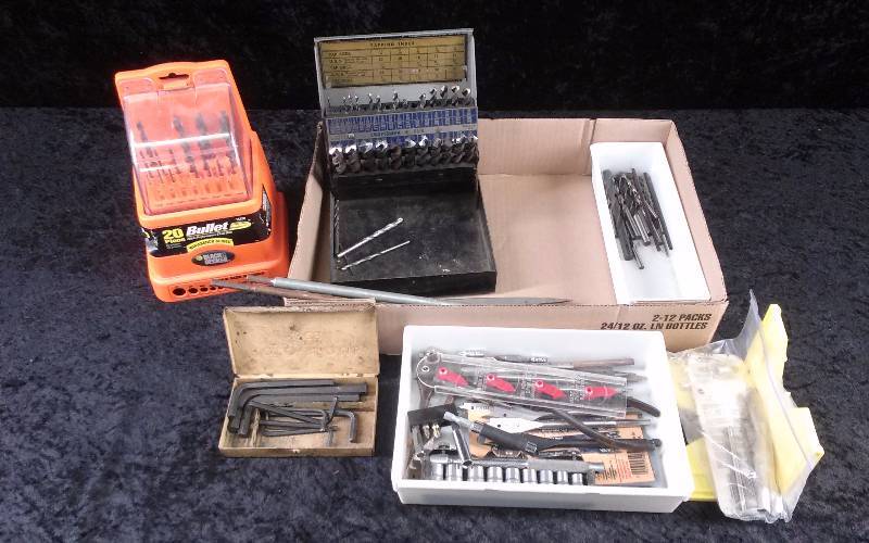 lot 16 image: Lot - Misc Drill Bits, etc