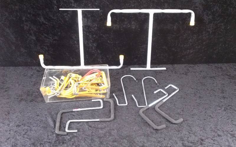 lot 24 image: Lot - Misc Hooks