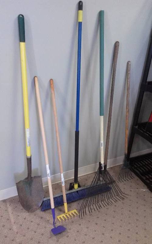 lot 62 image: Lot - Long Handled Tools, Broom, Rake, Small Garden Rake, etc