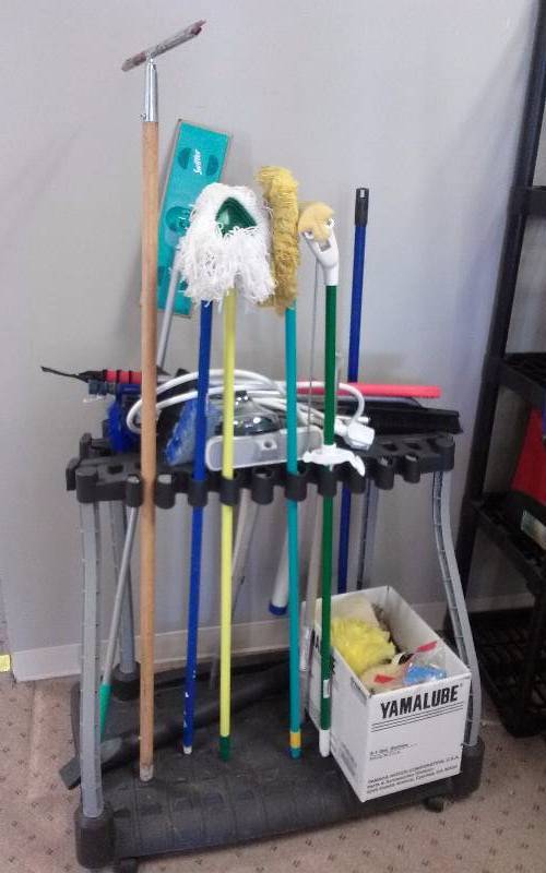 lot 63 image: Lot - Long Handled Tool Rolling Organizer wcontent