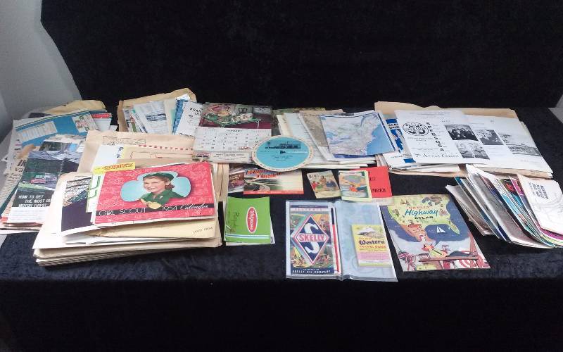 lot 82 image: Lot - Vintage Literature, SKELLY Gas, STANDARD OIL, Maps, Etc