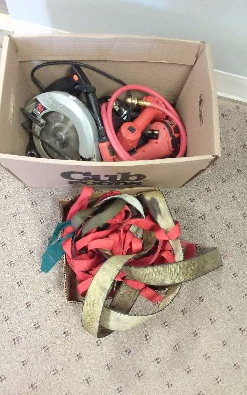 lot 100 image: Lot - Skilsaw, Gauge, Misc