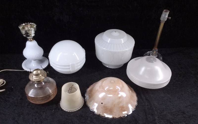 lot 103 image: Lot - Misc Vintage Glass Lamps & Shades